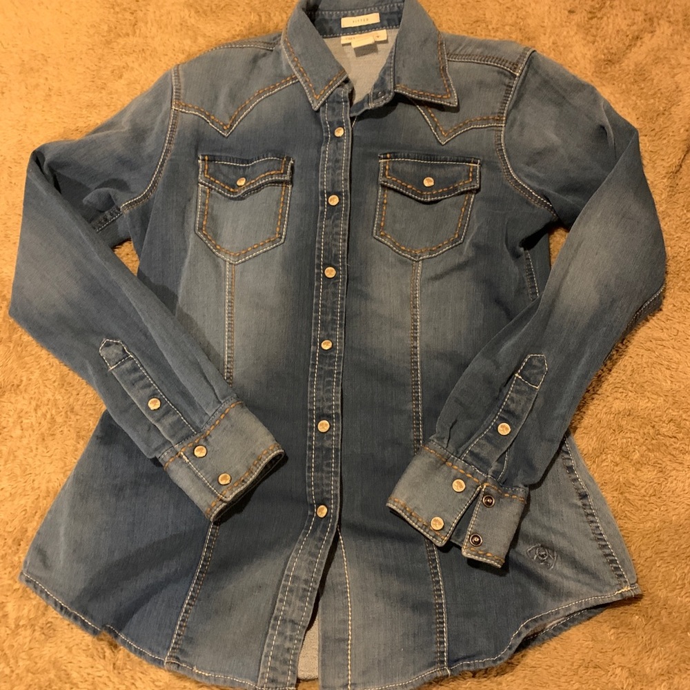 Arias women’s size medium